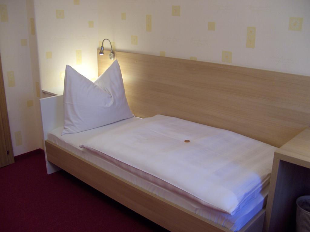 Frühstückspension Leopold Janu Senftenberg Zimmer foto